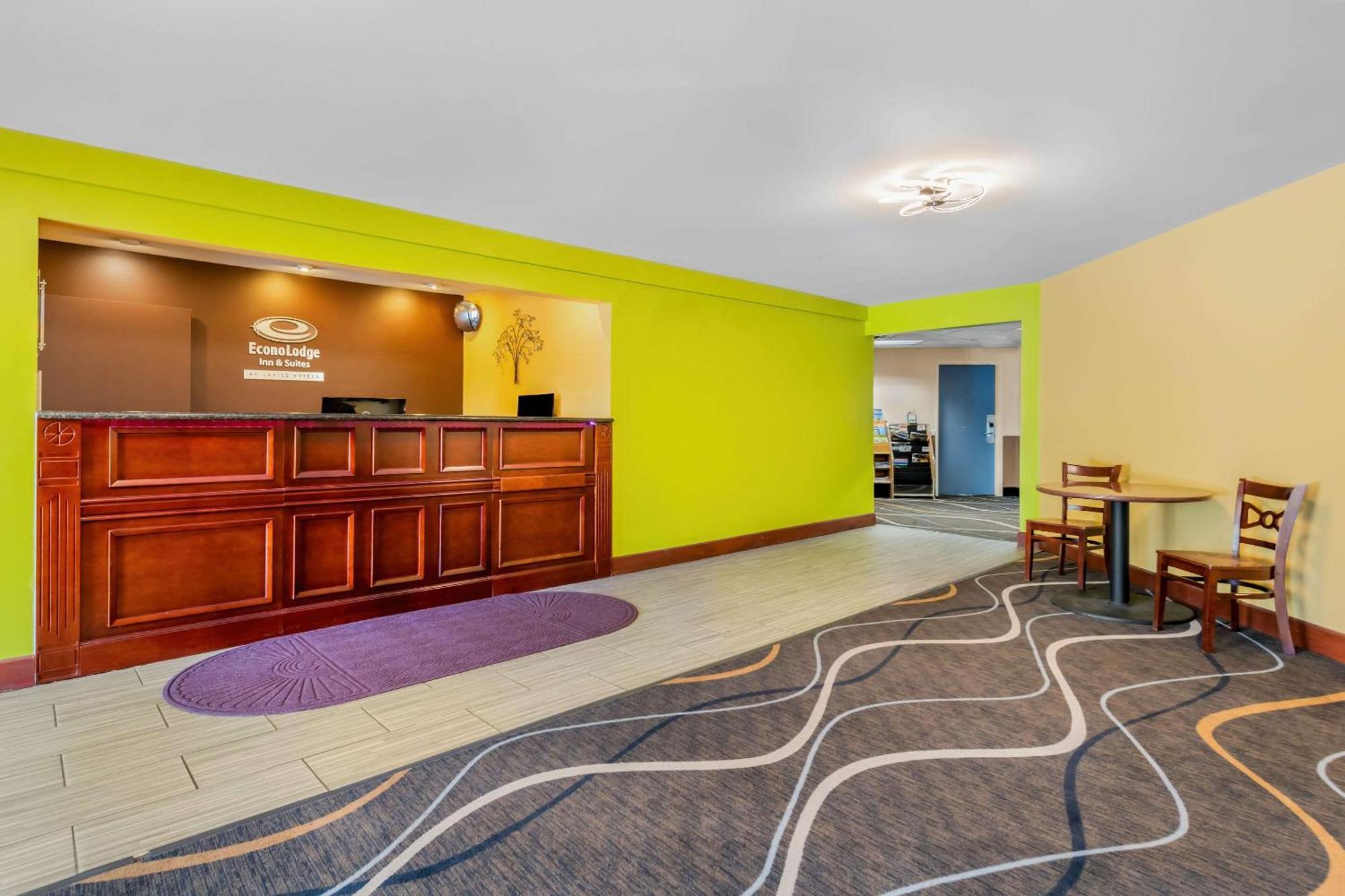 Econo Lodge Inn & Suites Eau Claire Exterior foto