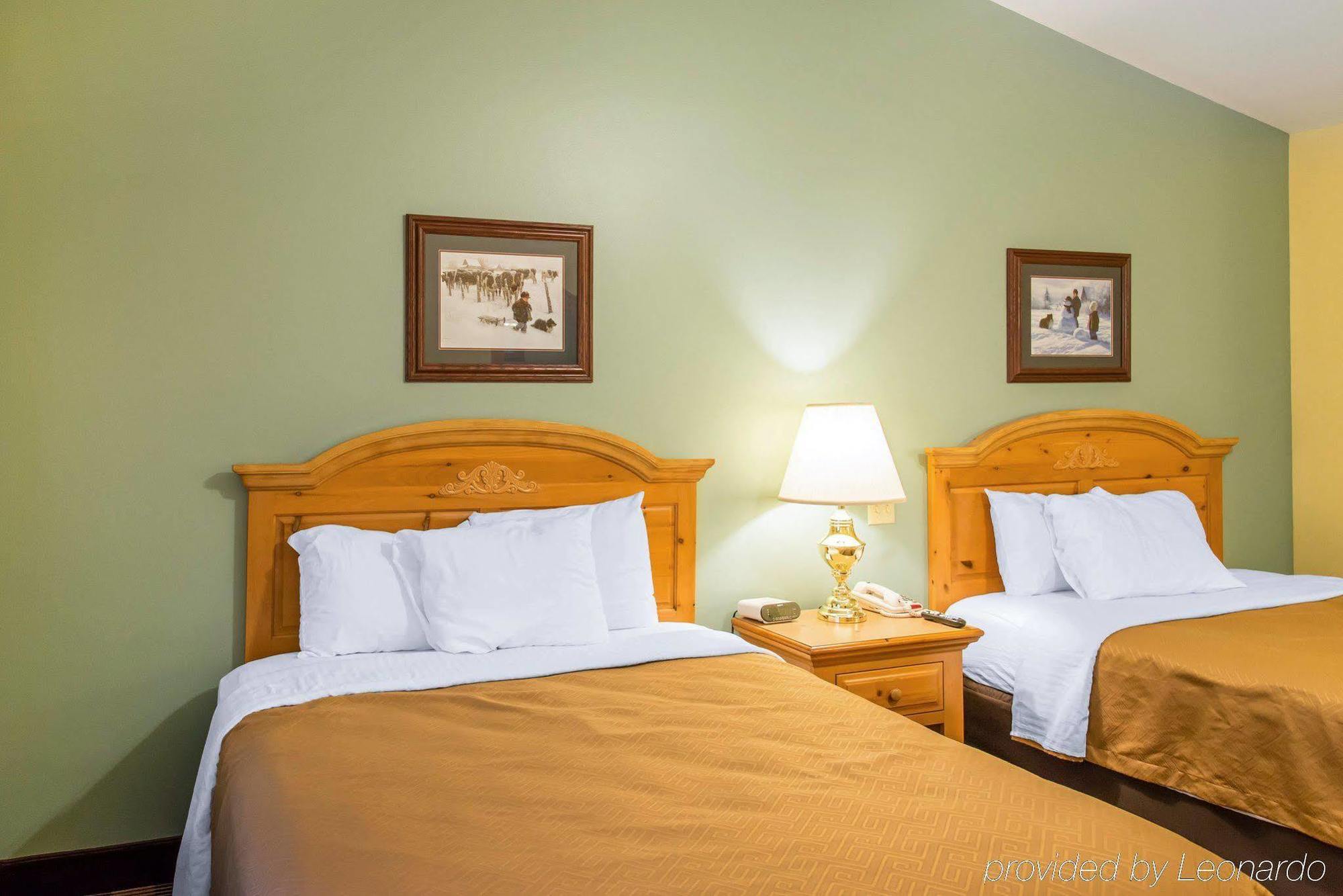Econo Lodge Inn & Suites Eau Claire Exterior foto